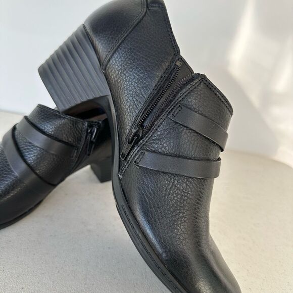 Clarks Valarie 2 May Womens 8 M Black Leather Side Zip Block Heel Ankle Bootie - Picture 8 of 9